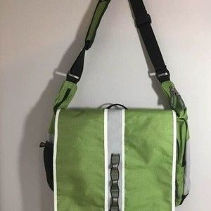 Swissgear by Wenger The Jupiter Laptop Messenger Travel Bag Crossbody St…